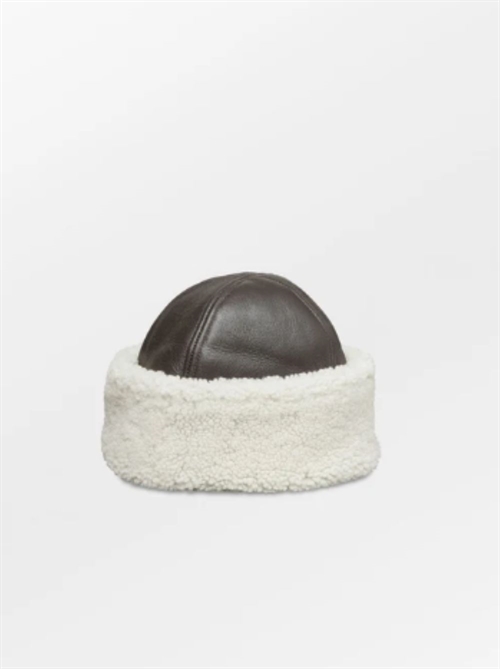 BECK SØNDERGAARD DORA SMOOTH SHEARLING HAT DARK CHOCOLATE